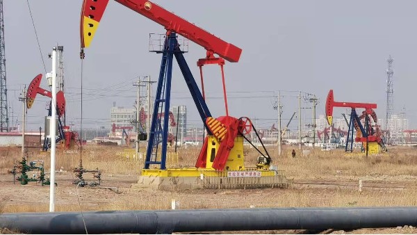 <i style='color:red'>塔里木油田</i>今年生產(chǎn)綠電破1億千瓦時(shí)