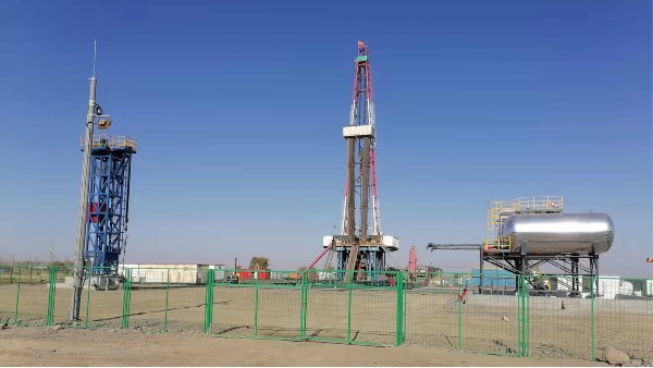 打穿五千米礫石層 鉆井提速超兩倍 <i style='color:red'>塔里木油田</i>刷新國內(nèi)空氣鉆井紀(jì)錄